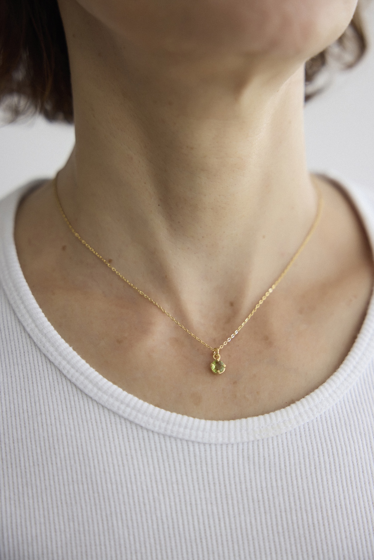 Gargantilla redonda Olivina