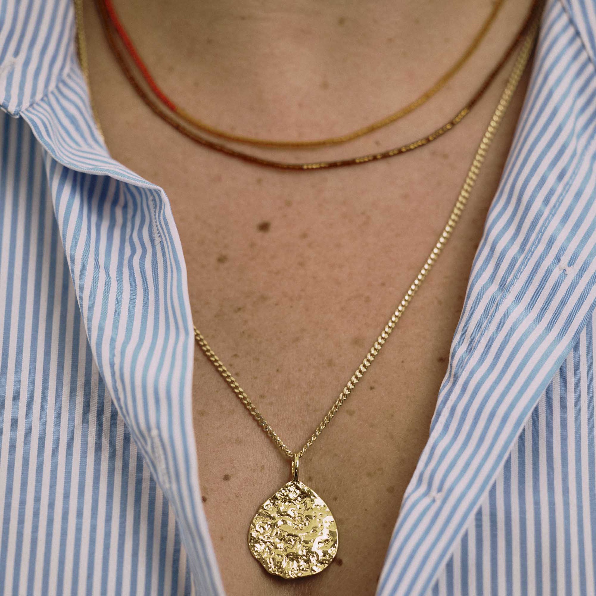 Colgante oro Lava